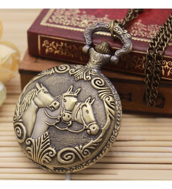 At Büstü Köstekli Saat Model 1