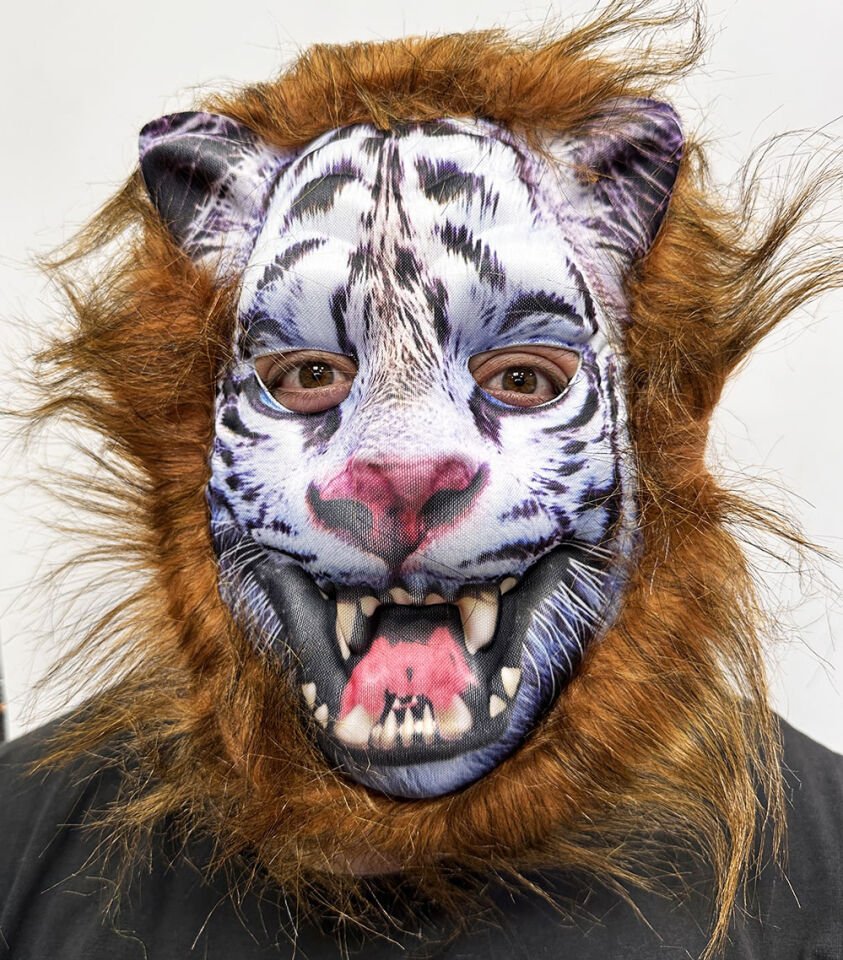 Kahverengi Saçlı Dişli Kurt Maskesi Mega Peluş 12 No