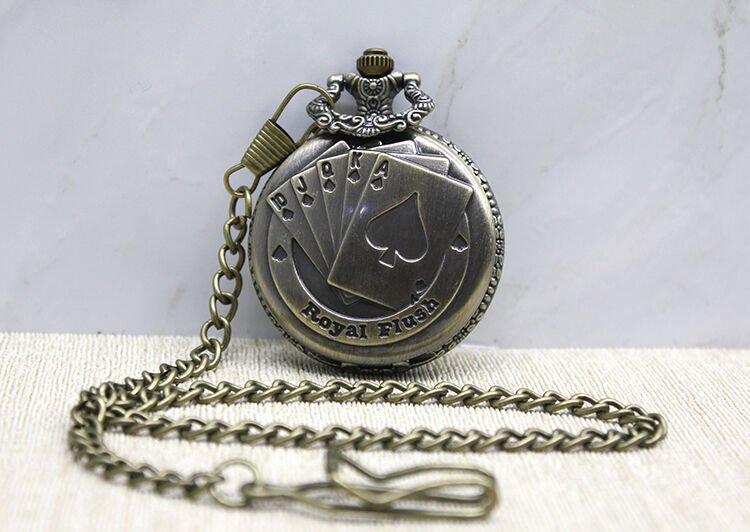 Oyun Kartı Tasarımlı Köstekli Saat