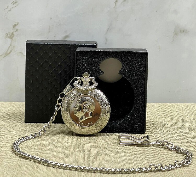 Özel Kutulu Atatürk Tasarımlı Gümüş Köstekli Saat