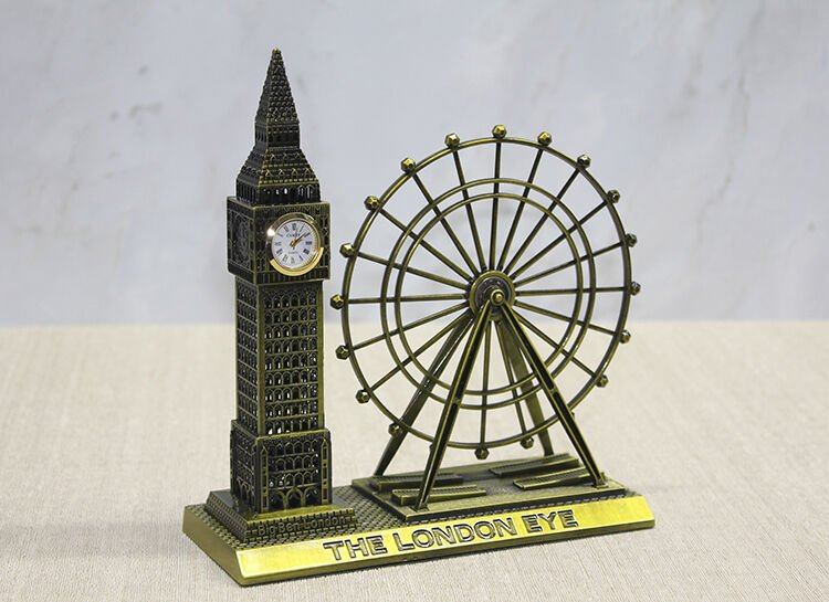 Metal Saat Kulesi Dönme Dolap